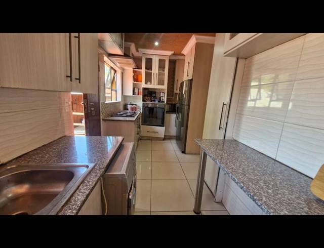 5 BEDROOM HOUSE FOR SALE IN BRACKENDOWNS